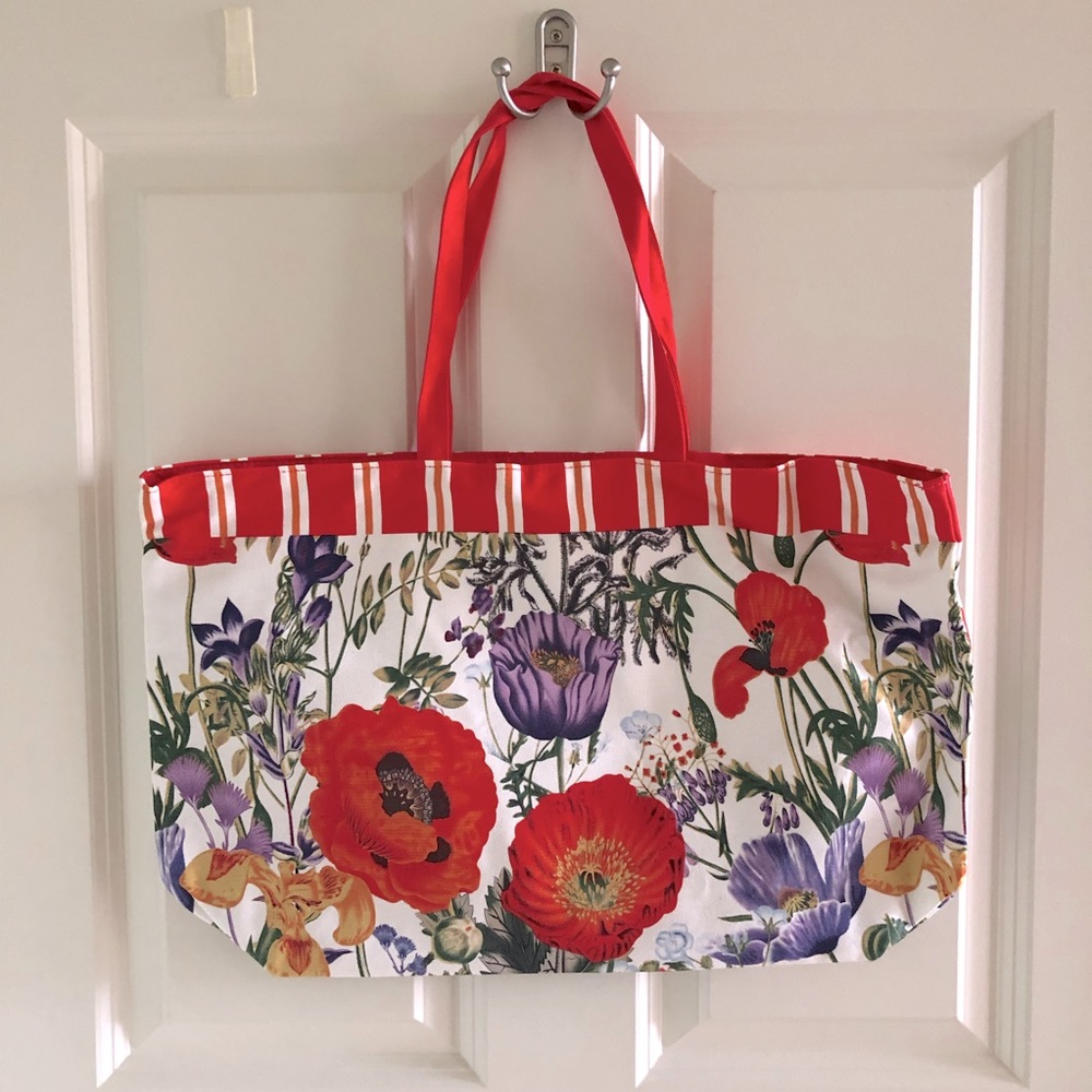 Estee Lauder 2 totes